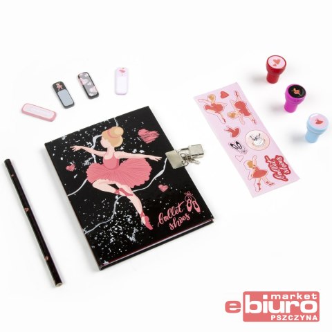 PAMIĘTNIK Z KŁÓDKĄ I STEMPELKAMI BALETNICA 11