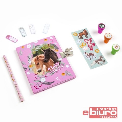 PAMIĘTNIK Z KŁÓDKĄ I STEMPELKAMI KONIE 24