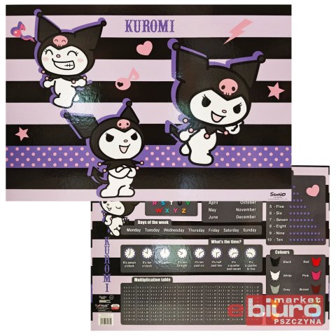 PODKŁAD SZKOLNY NA BIURKO 55X38CM KUROMI MAJEWSKI